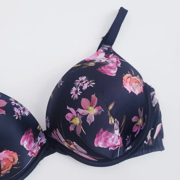 Victoria's Secret Black Floral Pushup Bra - Picture 2 of 8